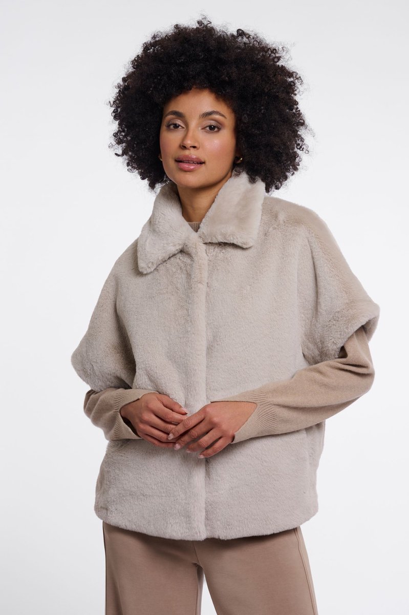 Rino & Pelle Capes - Bodil cape - Effen