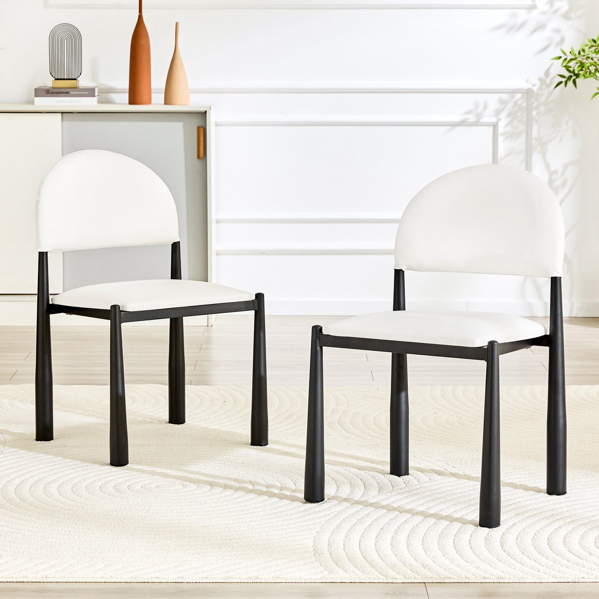 Pugsdrly Set van 2 moderne eetkamerstoelen, gestoffeerde stoel met halfronde rugleuning, keukenstoel van PU-leer en metalen poten, alleen stoelen inbegrepen, geen tafel, 80 cm hoog, elegant en robuust