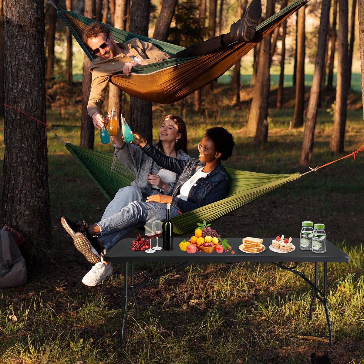 MIVRAY Picknicktafel - Opklapbare Tuintafel Met Handgreep En 135 Kg Draagkracht - Voor Camping En Feest - Kunststof En Metaal - 180 Cm - Zwart