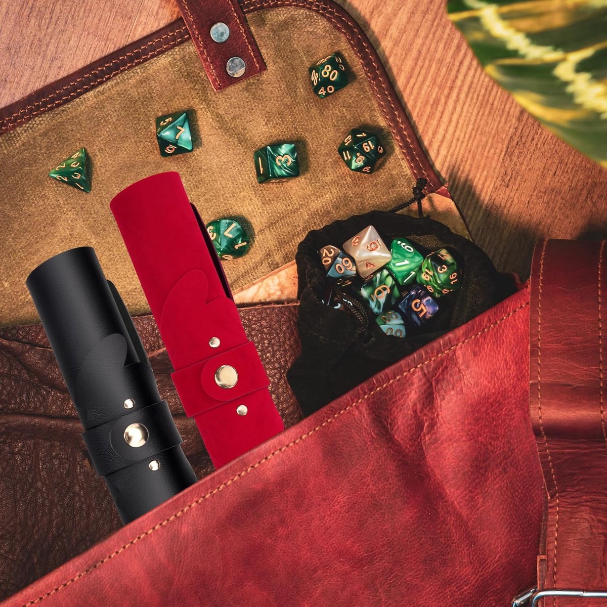 SnelShoppen - 2 Stuks Hondenvormige Dobbelsteen Tray, Vouwbaar, PU Leer, Dobbelmat voor DND RPG Spellen, Zwart en Rood, Perfect voor Spelavonden