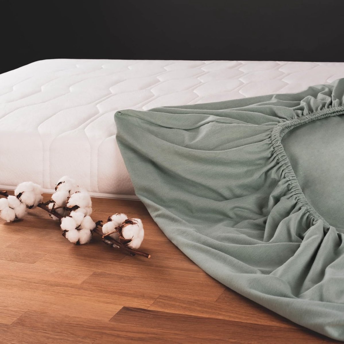 SnelShoppen - Premium Fitted Sheet 180 x 200 cm - Super Soft 100% Katoen - Geschikt voor Matrassen tot 25 cm Hoog - Zomer Groen - Ideaal voor Slaapkam