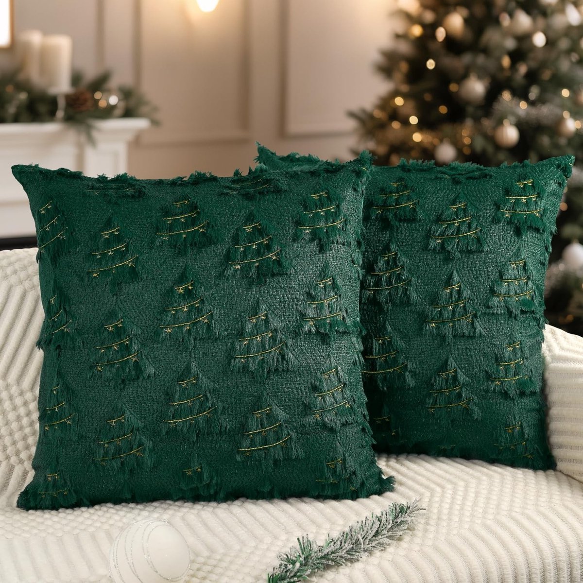 Decoratieve Kussenhoezen 40 x 40 cm Set van 2, Zachte Pluche Neppels met Kerstboom en Gouden Lijnen voor de Winterse Woonkamer en Bank in Donkergroen