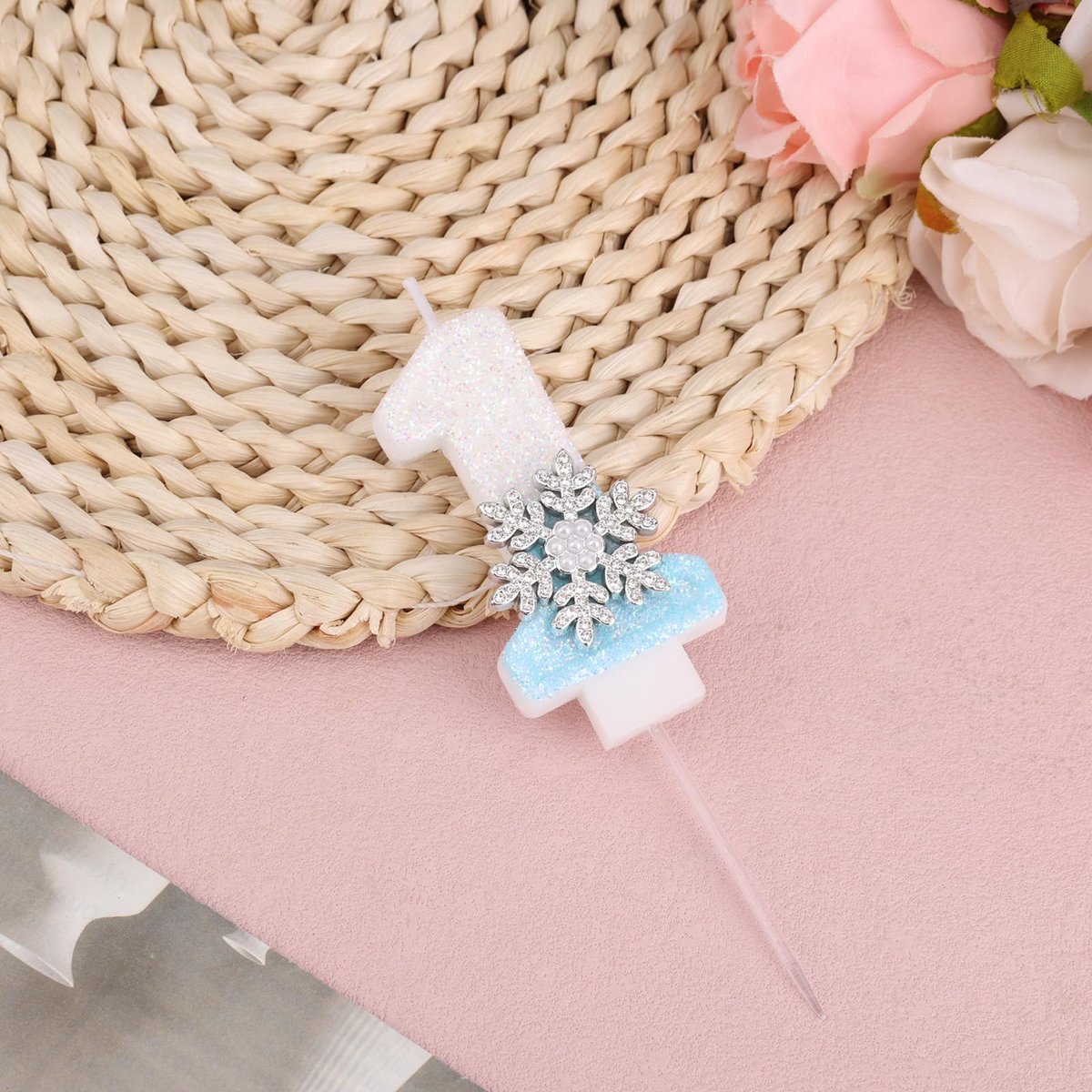 Verjaardagskaars met Sneeuwthema, Glanzende Blauw-Witte Sneeuwvlokkaarsen in Winterstijl Taarttoppers voor Verjaardagen Jubilea Feestbenodigdheden Decoratie (Nummer 1)