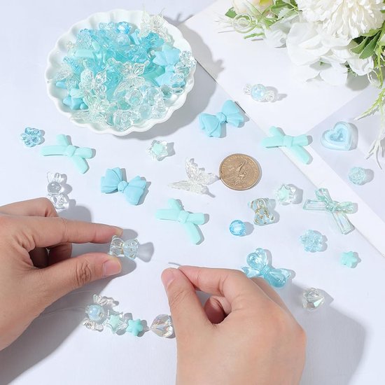 160 stuks, 16 verschillende esthetische acrylkralenset, Kawaii stijl, blauw wit, hars, ronde kralen, bloemen, sterren, hazen, strikken, vlinders, losse kralen voor het maken van sieraden — afbeelding 2