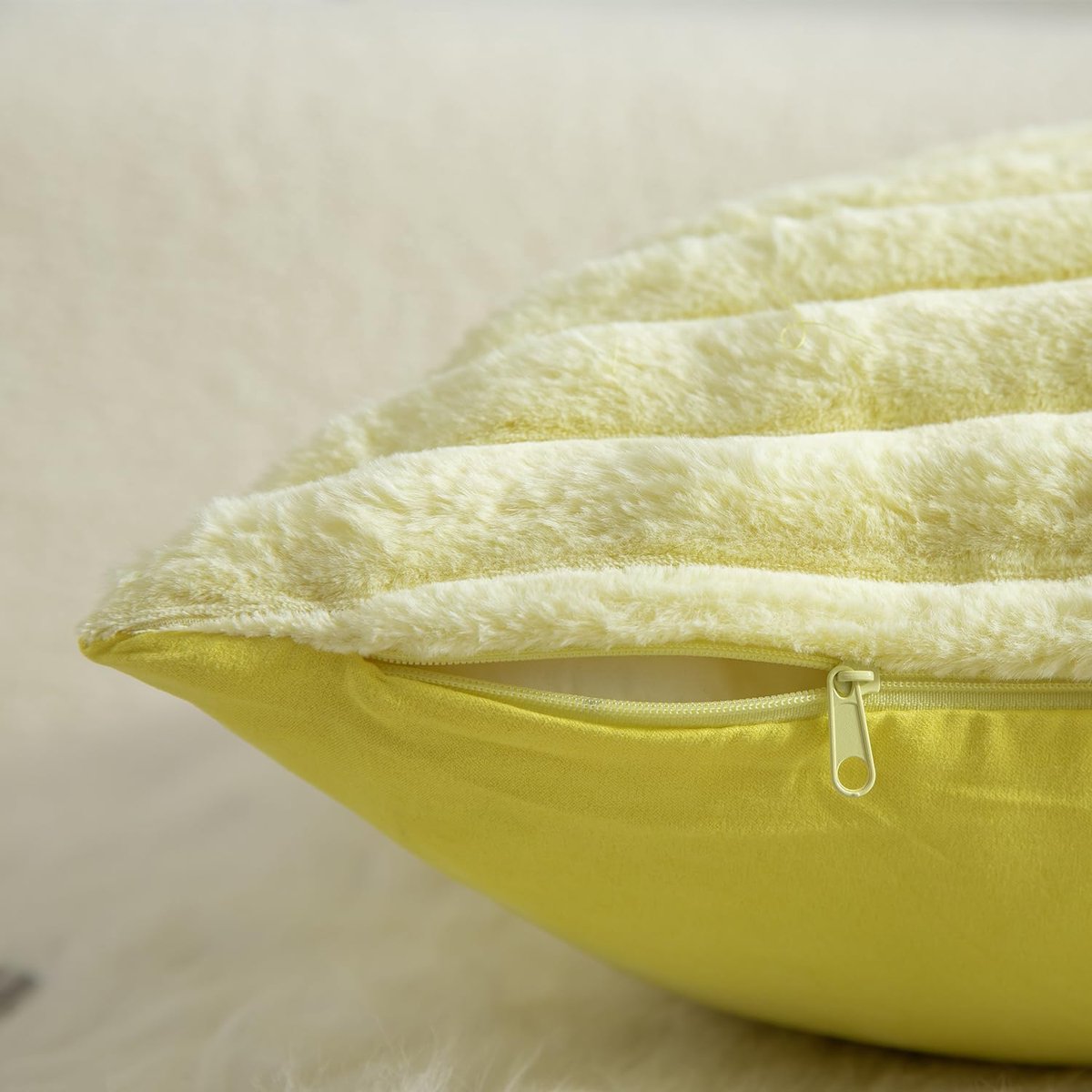 set van 2 decoratieve kussenhoezen 30 x 50 cm imitatiebont gestreept pluche zachte kussenhoezen voor bed slaapkamer woonkamer bank thuis 16 x 16 inch geel