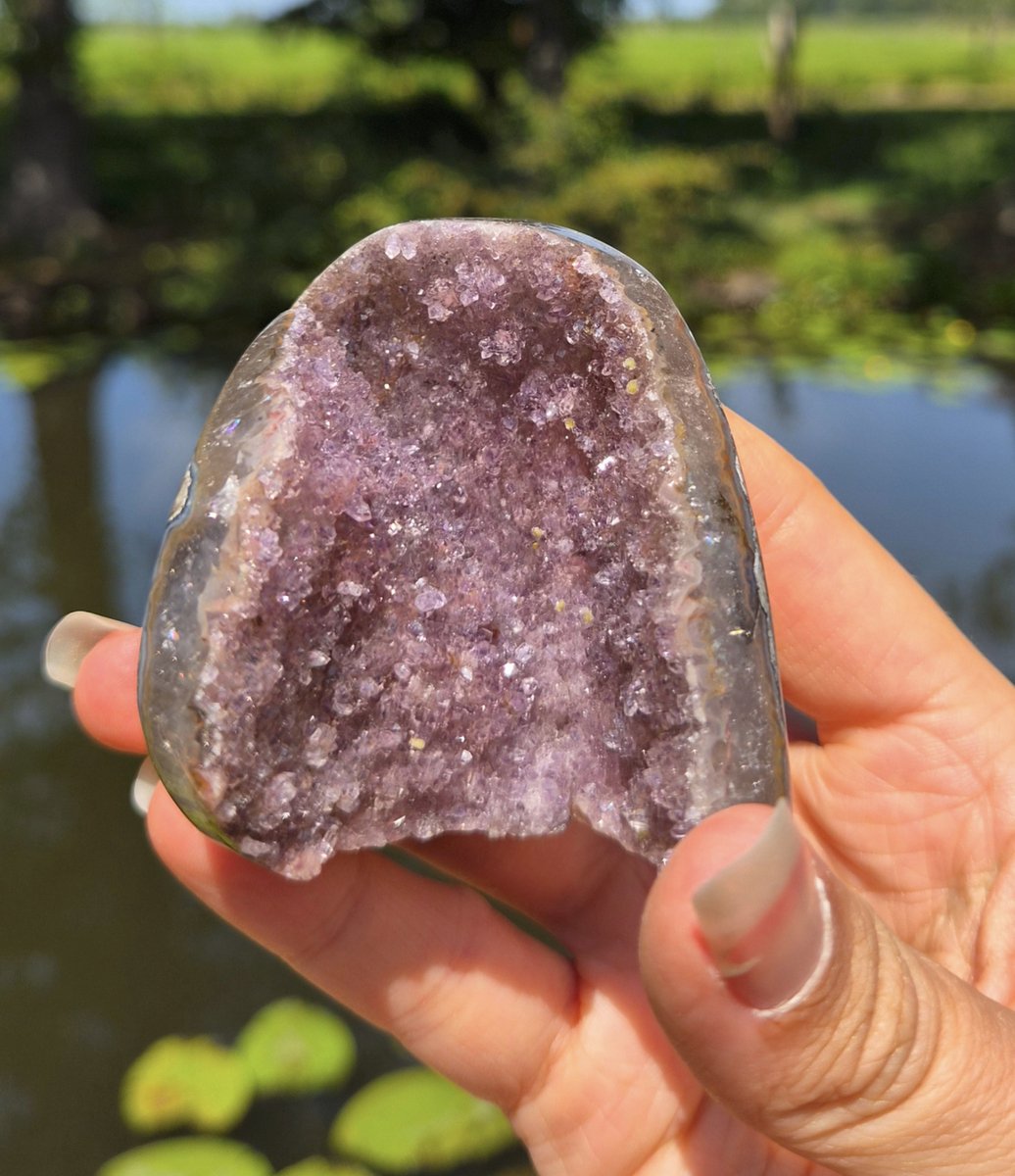 ThaleiaDesign - Sugar amethist - Edelstenen - woondecoratie - mineralen en kristallen - yoga - interieur - spiritueel - druzy - meditatie - healing - chakra - cadeau vrouw - liefde - balans - meditatie - spiritualiteit