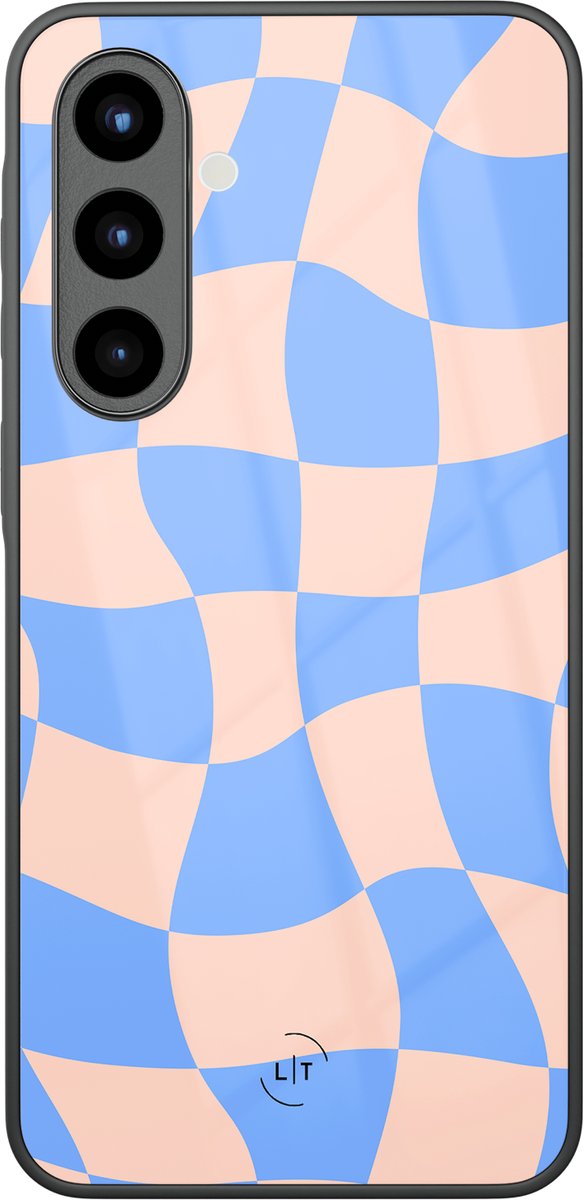 Hoesje geschikt voor Samsung Galaxy A56 - Wavy checkboard - Luxe Glazen Hardcase - Print / Illustratie - Paars