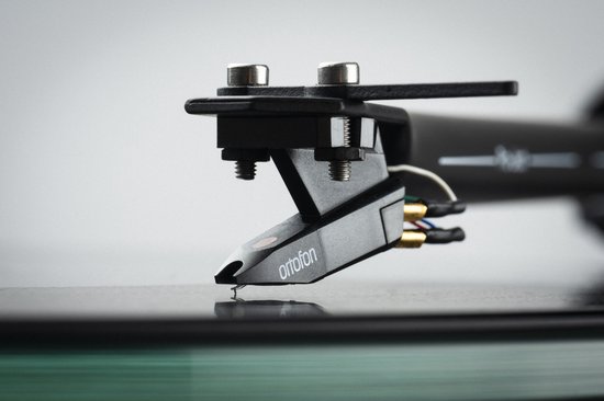 Pro-Ject T1 EVO BT OM10 Platenspeler - Ingebouwde Voorversterker - Bluetooth Verzender - Handgemaakt - Plug & Play - Walnoot — afbeelding 4