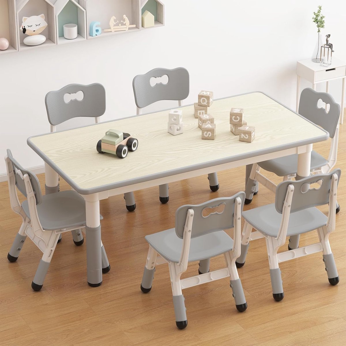 Verstelbare kindertafel met 6 stoelen - Graffitibestendig meubilair voor huiswerk en activiteiten - Stevige constructie - Gemakkelijk schoon te maken - Antislipvoetjes - Leeftijd 2-10 jaar - Grijs