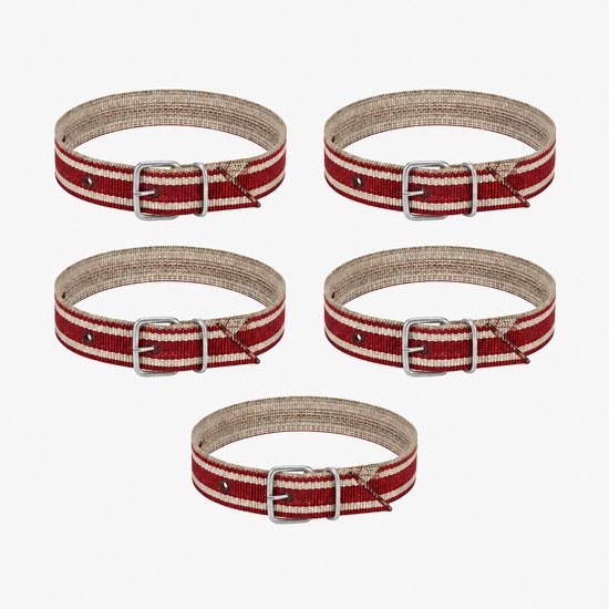 Cinq colliers rayés rouge et blanc avec boucles métalliques.
