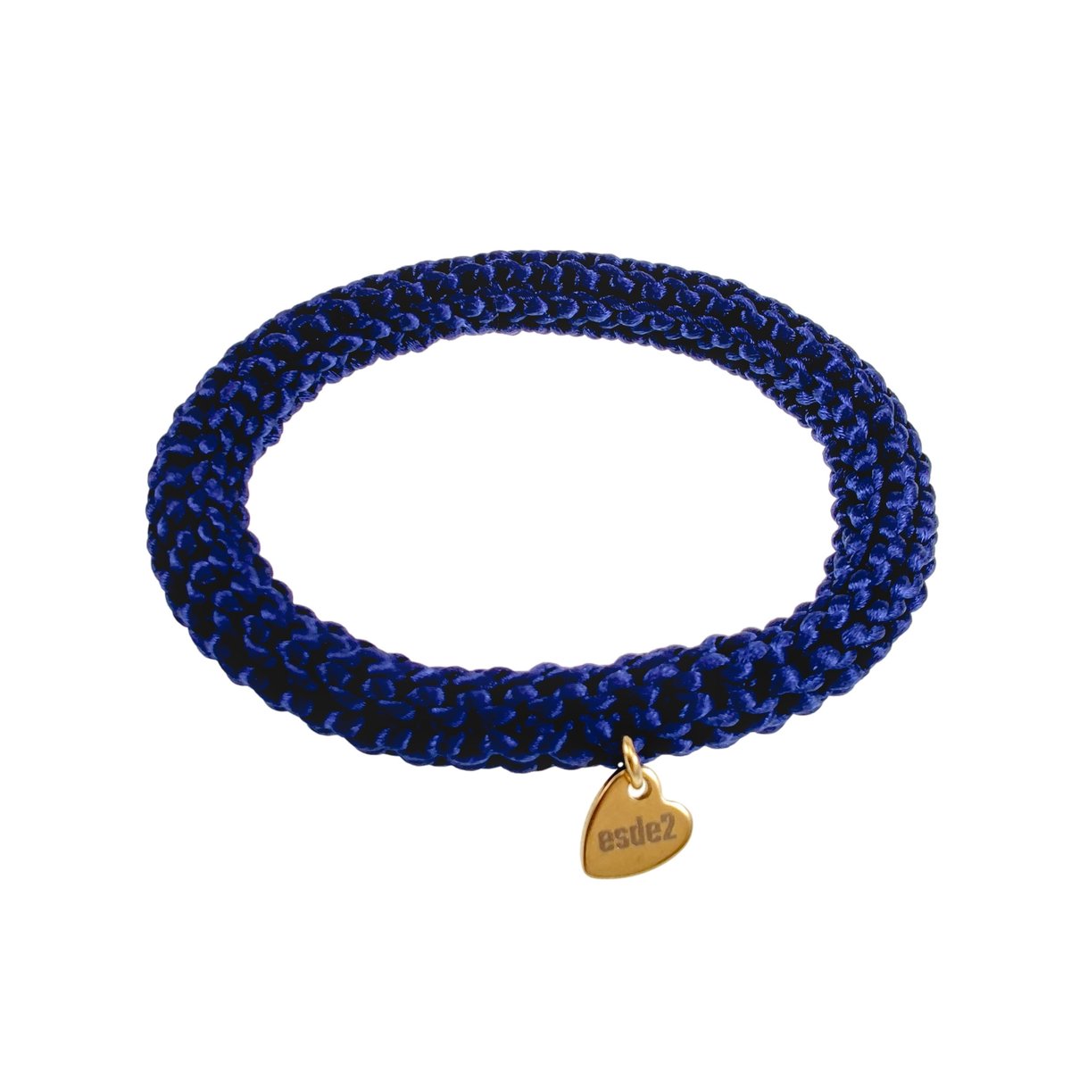 Crochet Damesarmband Donkerblauwe van Satijnkoord met Goudkleur RVS Hart Bedel, Breed 10 mm - Polslenmaat 16 tot 17 cm
