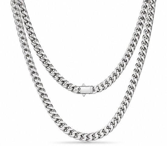 Collier à maillons larges argentés en acier inoxydable avec fermoir à boucle au centre.