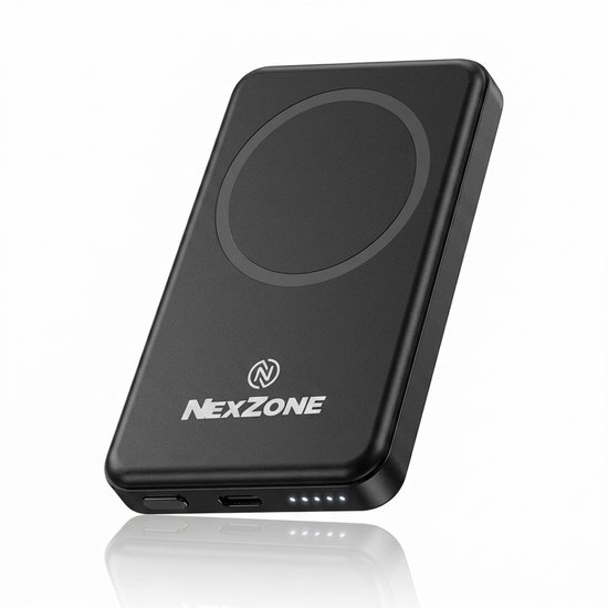 Zwarte NexZone magnetische draadloze powerbank met NexZone logo.