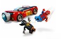 Rode raceauto met gouden en blauwe accenten, Spiderman en Venomized Wolverine Lego-figuren.