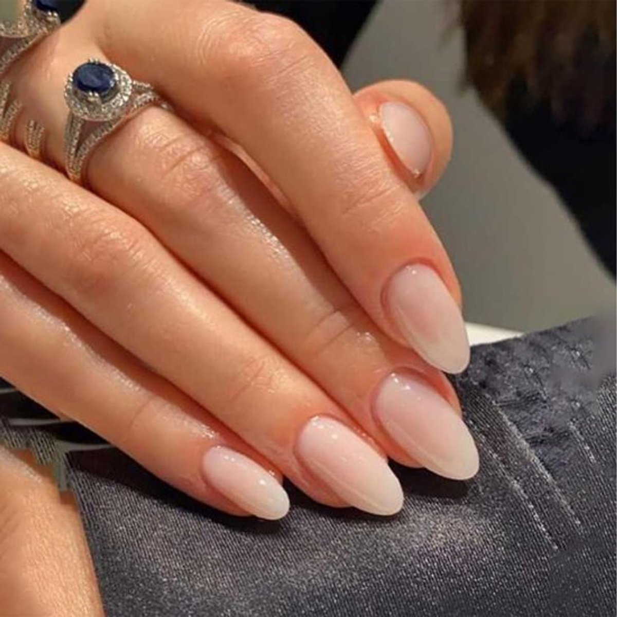 Plaknagels 24 Stuks - Amandelvormig - Acryl Kunstnagels - Zelfklevende Nagels - Met Dessins - Inclusief Nagelvijl