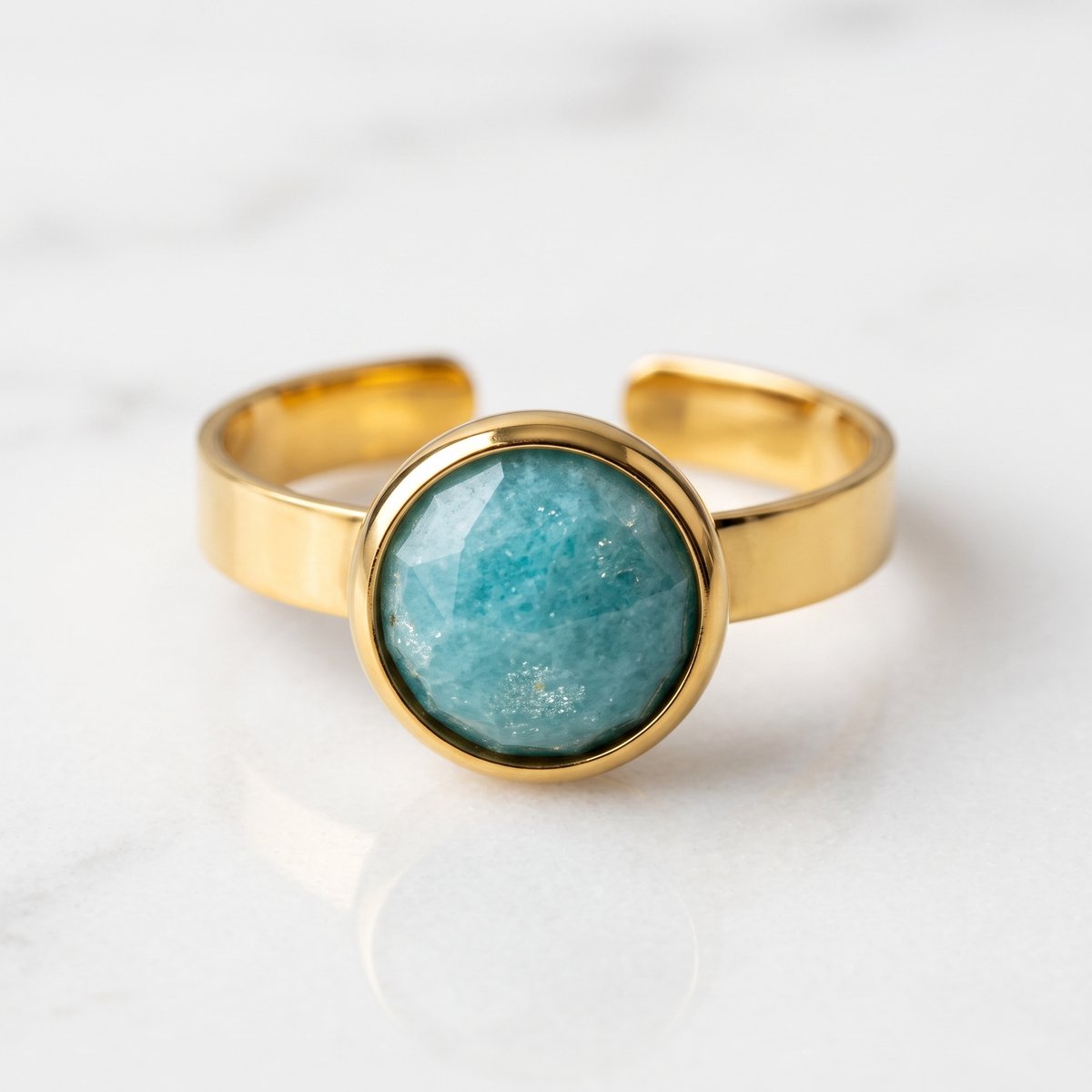 Lundholm Ella Amazoniet Ring Dames Goudkleurig – Verstelbare Ring met Echte Amazoniet Edelsteen – Premium Stainless Steel Jewellery Gold PVD Plated – One Size Natuursteen Ring my Cadeau voor Vrouw – Waterproof & Hypoallergeen
