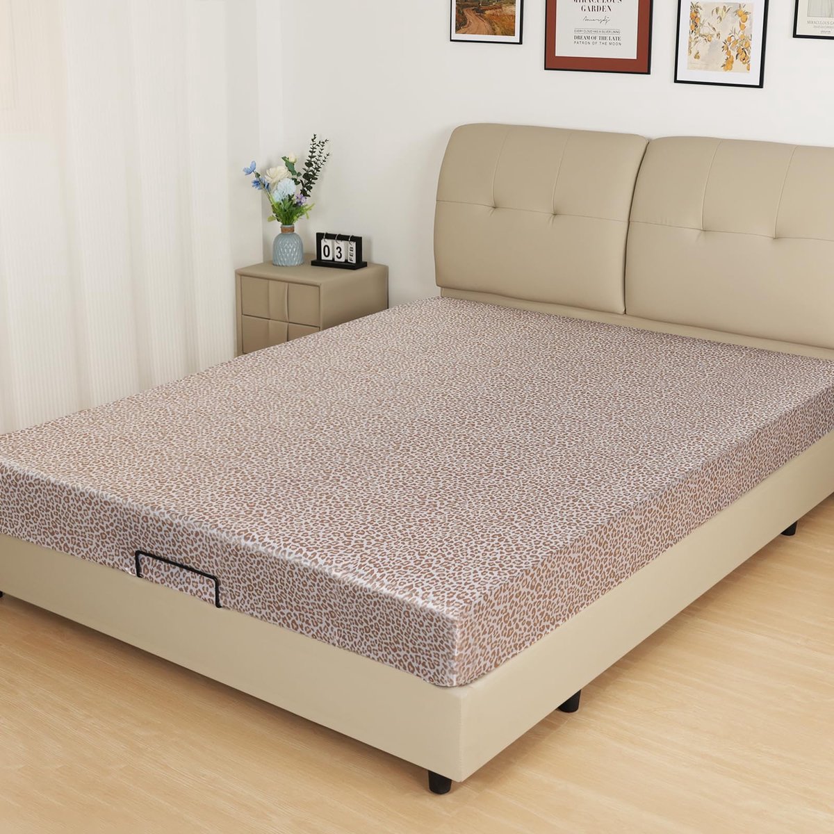 SnelShoppen - Satin Hoeslaken 140x200 cm met 36 cm Diepe Zakken, Zijdezacht Polyester Satijn Weefsel, Crème Luipaard voor Luxe Slaapcomfort