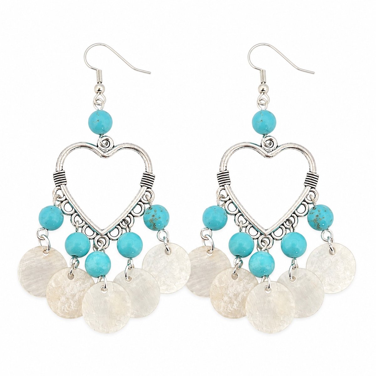 Zilverkleurige dames boho oorhangers hart met turqoise kralen en ronde schelp muntjes voor een zomerse bohemian look