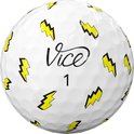 Witte golfbal met gele bliksemschichten en het getal 1.