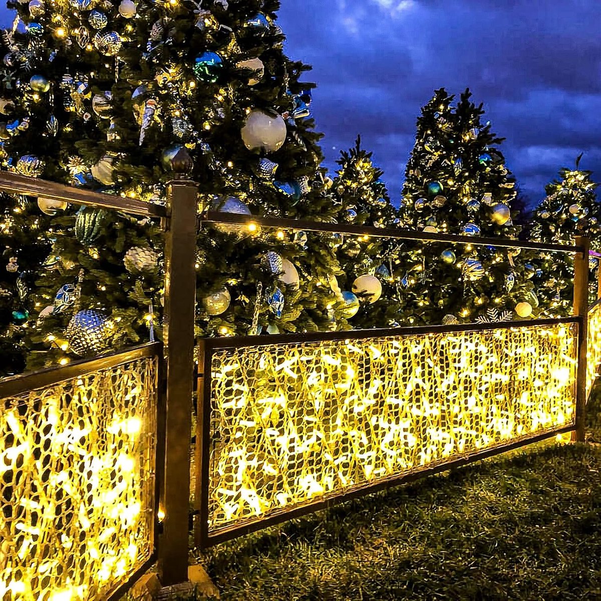 Led-lichtnet, 2 x 2 m, 204 leds, lichtketting, 8 modi, lichtgordijn met stekker voor binnen en buiten, decoratie, warmwit