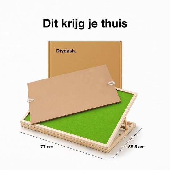 Une boîte en carton marron de Diydash avec un tapis de puzzle vert à cadre en bois et une plaque en carton amovible.