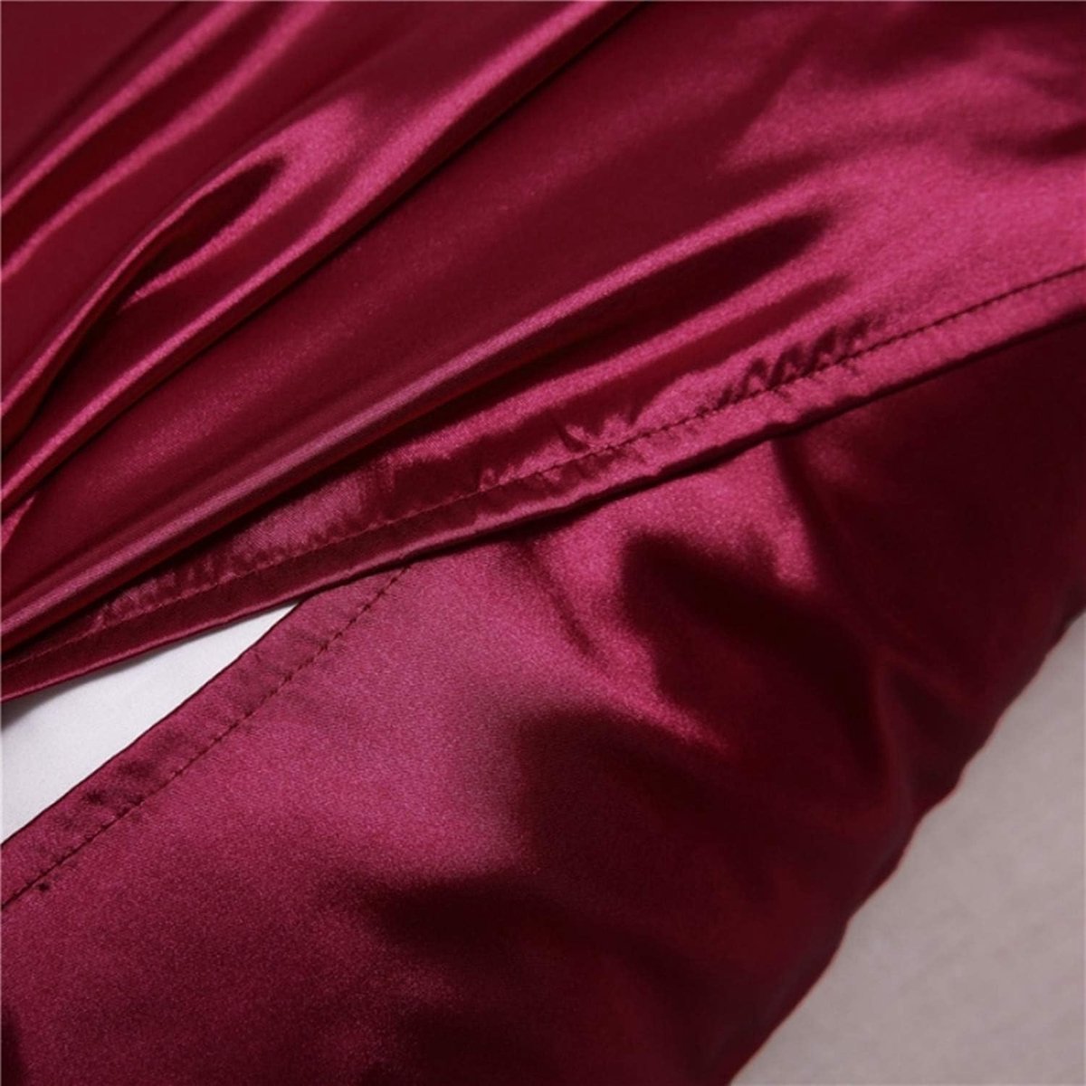 Satin zijden kussenslopen set van 2 - Bordeaux Rood - Envelope sluiting - Zorgt voor glad haar en huid - ShopVlot