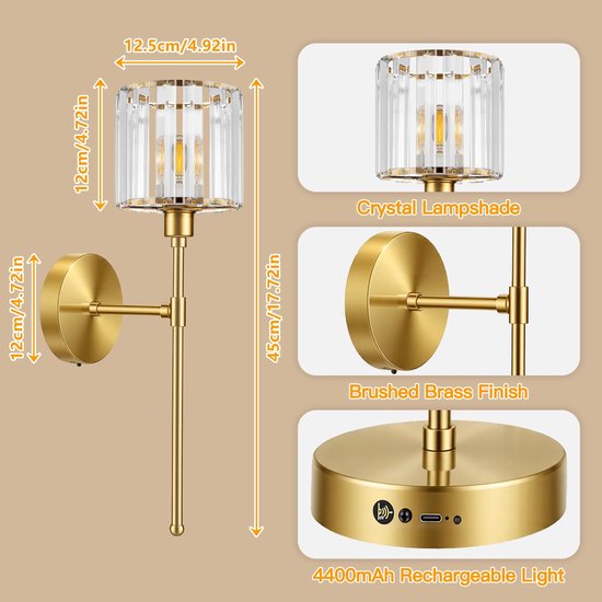 Afmetingen van een gouden wandlamp met kristallen lampenkap: 45cm hoog, 12,5cm breed. Ook details van de geborstelde messing afwerking.