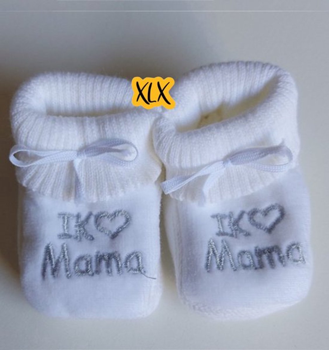 Baby slofje met tekst I love Mama, I love mama, Baby slofjes XLX®, Baby slofjes - I love Mama - Baby sokjes - Kraamcadeau - Cadeautje - Babyshower
