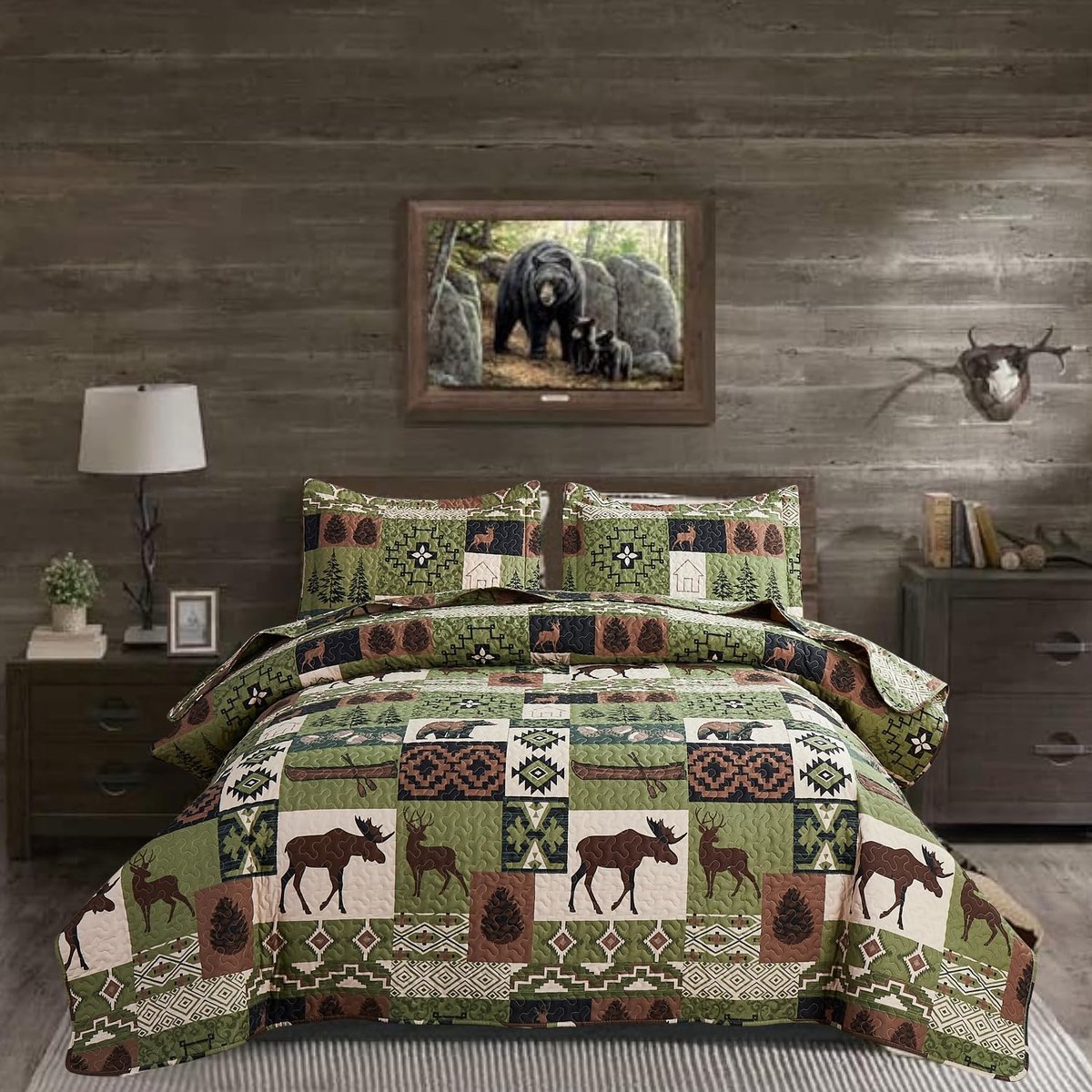 Quiltset voor tweepersoonsbed (Kingsize), rustiek patchwork met bosdieren, omkeerbare, lichtgewicht sprei in lodge-stijl met beer- en elandmotief, olijfgroen