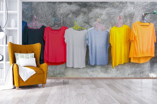 Papier peint photo peint photo vinyle - Vêtements colorés accrochés à une corde à linge largeur 395 cm x hauteur 220 cm - Tirage photo sur papier peint (disponible en 7 tailles)