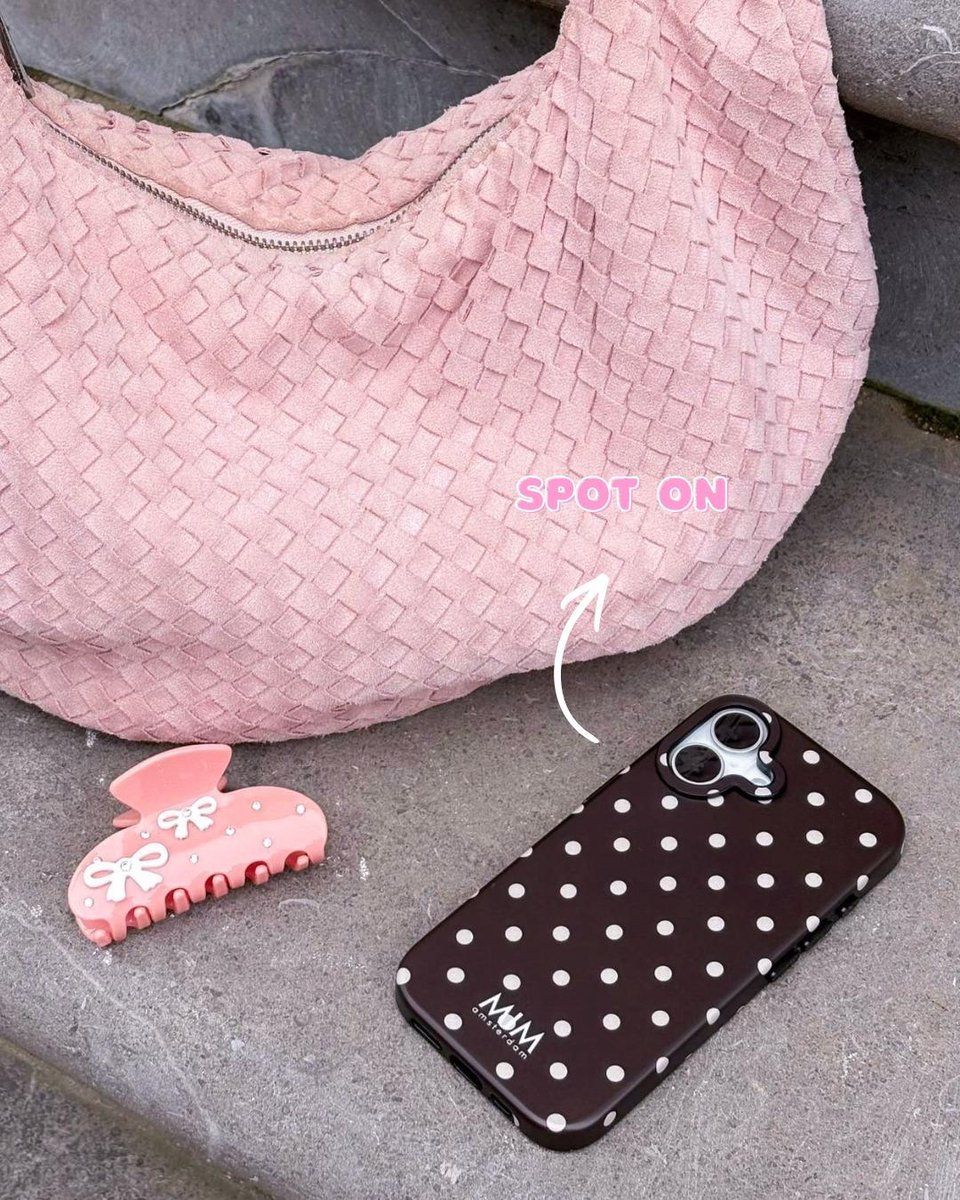 MIM Amsterdam - Spot On - Geschikt voor iPhone 16 - Telefoonhoesje - Shockproof Case - Stippen Hoesje - Beschermhoes - Trendy Phone Case