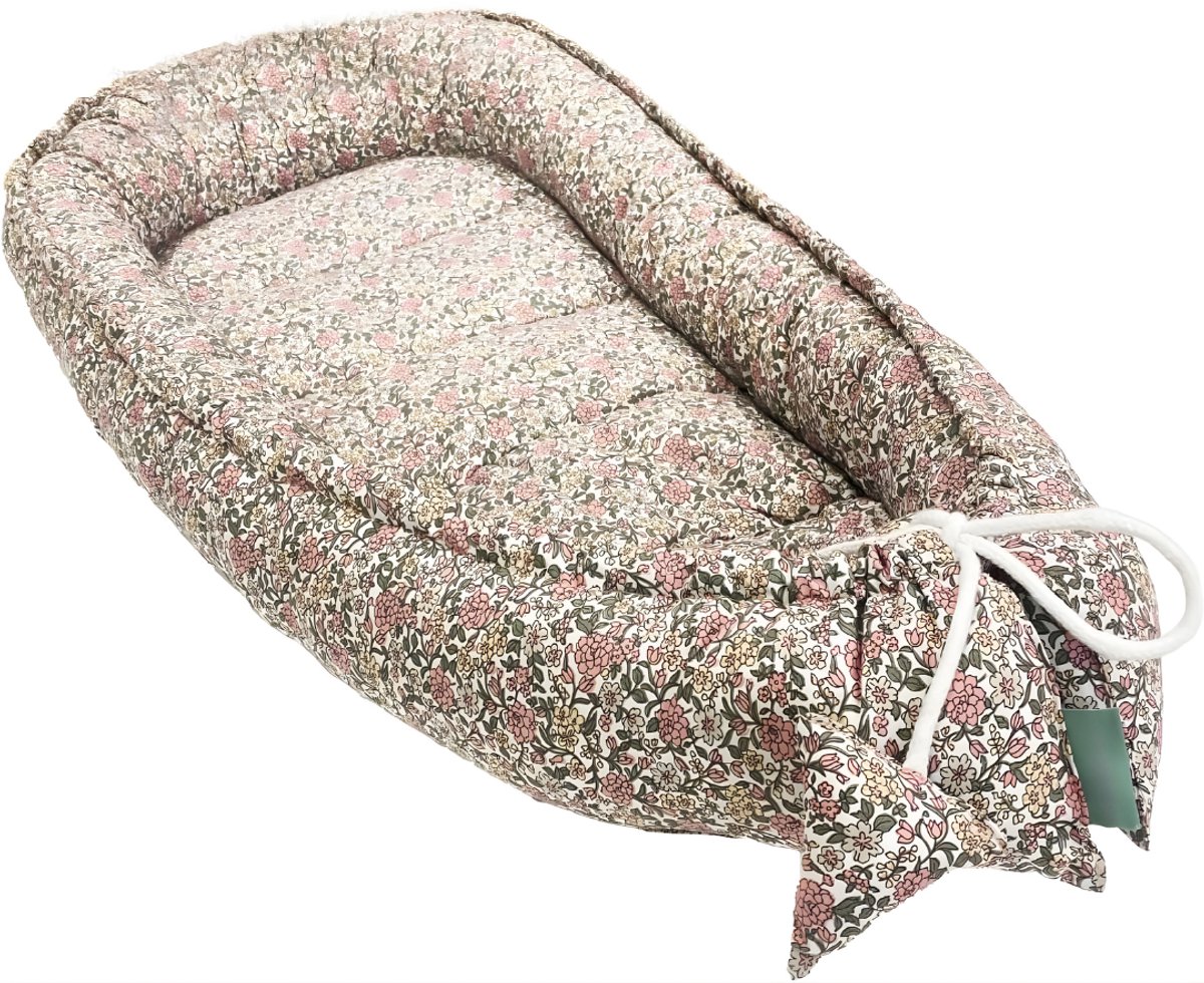 KIRA® Babynestje - Baby Bed - Baby Nestje - Peony - 50cm x 90cm x 1cm