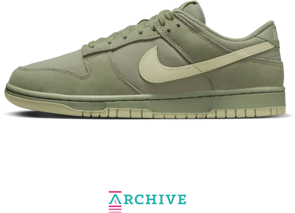 Nike Dunk Low Retro Premium ‘Oil Aura’ . Wit