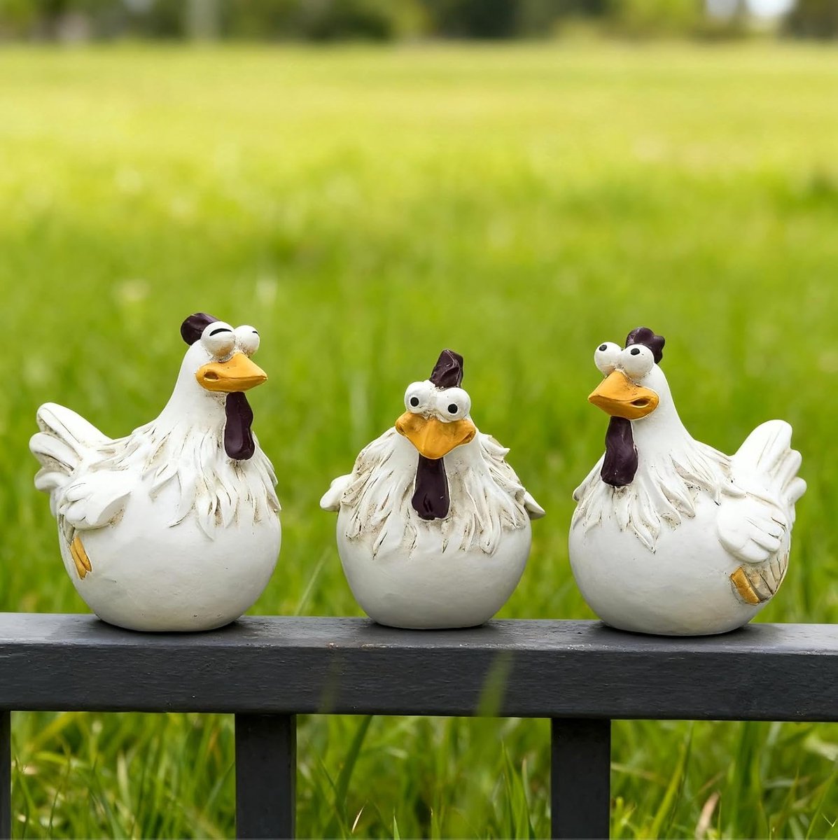 SnelShoppen - Set van 3 Grappige Resin Kippen Figuren voor Tuin, Terras en Woonkamer, Weerbestendig, Kleurvast en Decoratief voor Tuinliefhebbers