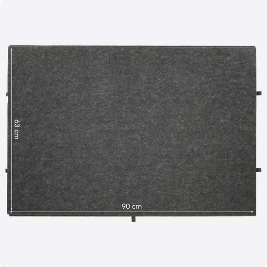 Grijze rechthoekige vilten puzzelplaat met afmetingen van 90 bij 63 centimeter.