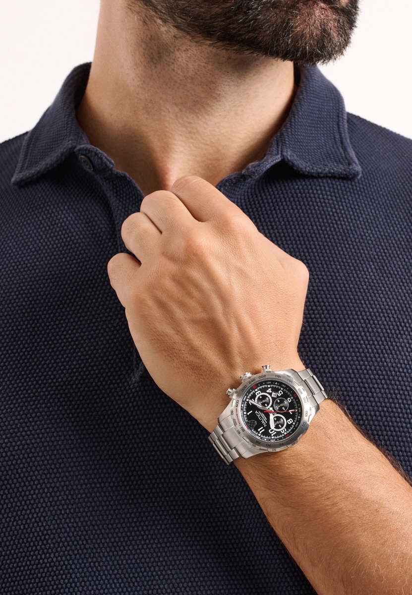 Nautica Nst Quartz Analoog Horloge Zilverkleurig Kast Gemaakt Van 100% Roestvrij Staal En Een Bandje Van 100% Roestvrij Staal 46 NAPNSS604