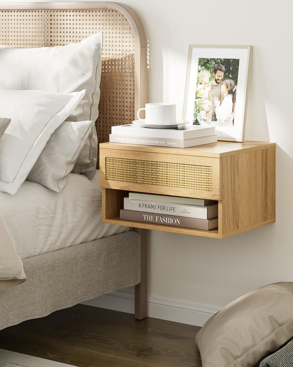 Moderne zwevende nachttafel met lade en verstelbare planken voor slaapkamer en badkamer in eiken rietdesign
