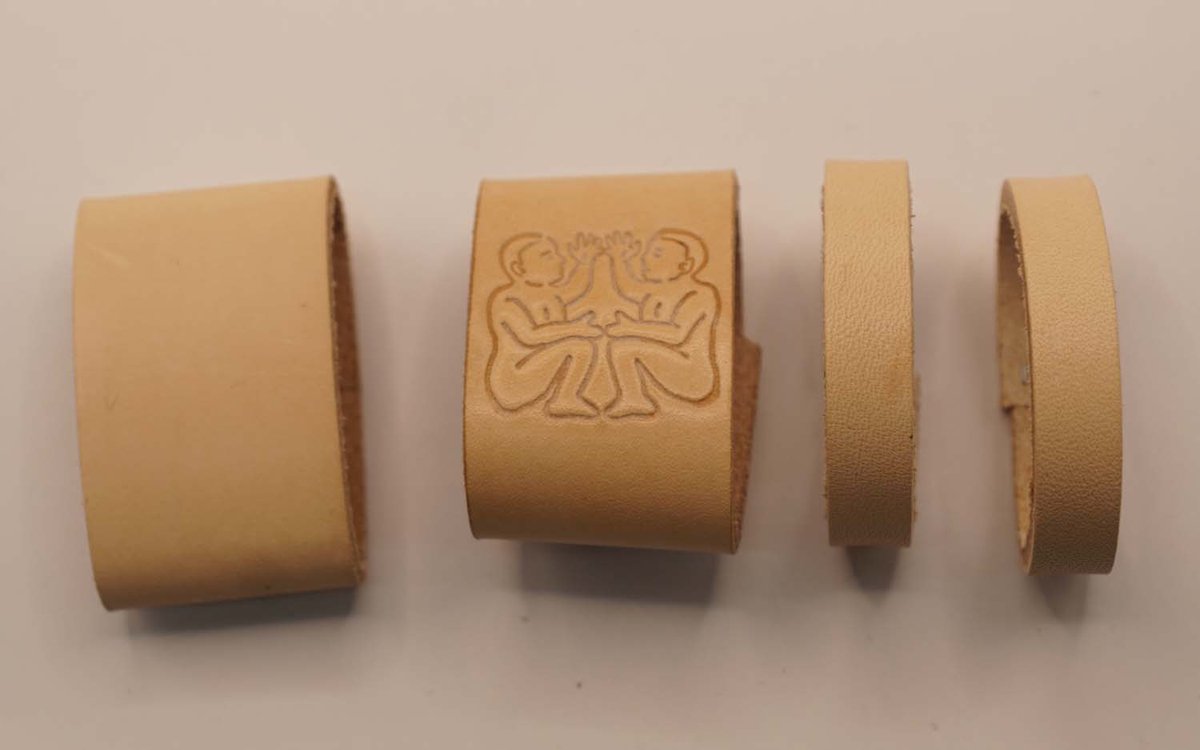 4 Lederen riem lusjes voor broekriem van 4 cm breed 1x sterrenbeeld TWEELING 3 cm breed, 2x smalle uni 1 cm breed, 1x breed uni 3 cm breed - riem lusjes die je zelf kunt verven - riem lusje vervangen omdat die verloren is