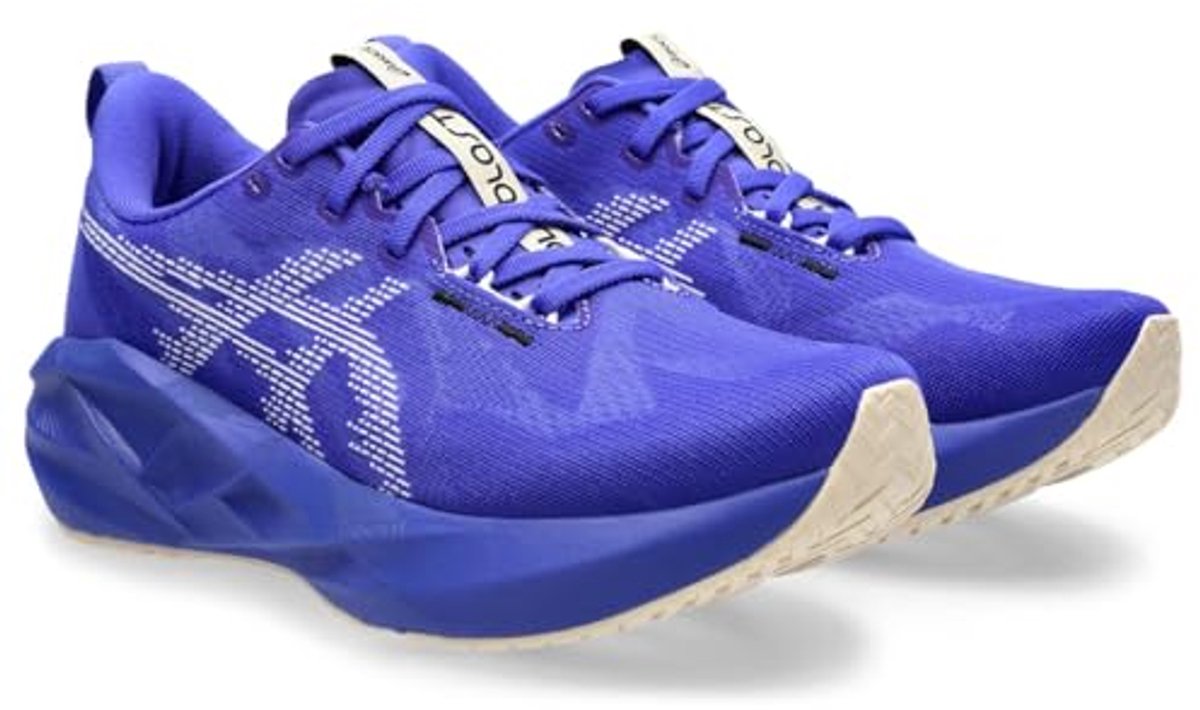 ASICS Novablast 5 Hardloopschoen Dames 38 B Wit