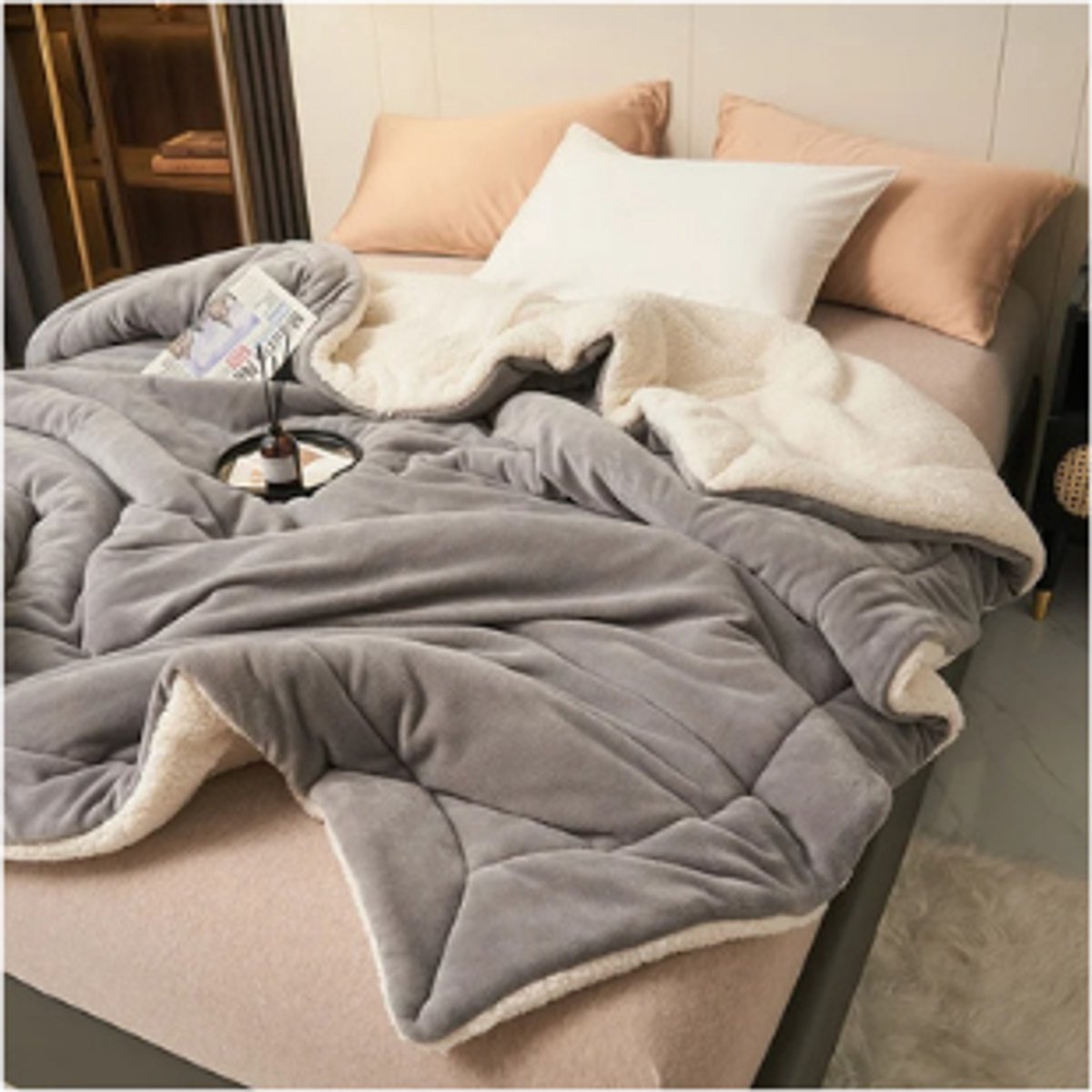 Dekbed- Winterdeken Luxe Dubbelzijdige-Melkfluweel + Lammerfluweel deken- Anti-statische Rand-- 200x230 cm - LICHT GRIJS.