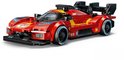 Voiture de course LEGO Ferrari 499P rouge avec accents jaunes, ailerons et le numéro 51.