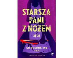 Starsza pani z nożem