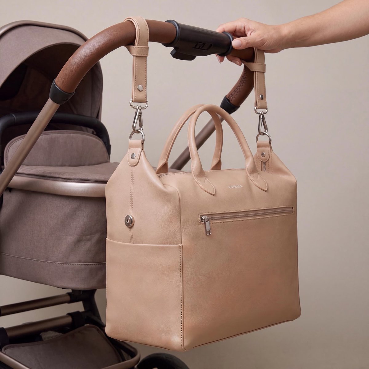 Luiertas - Rugzak - Verzorgingstas - Buggy tas - kinderwagen tas - Schoudertas - Laptoptas - Reistas - Grote opbergvakken - Geïsoleerde flessenvakken - Organizer tas - Verschoonmatje - Flessenhouder baby - kolftas moedermelk