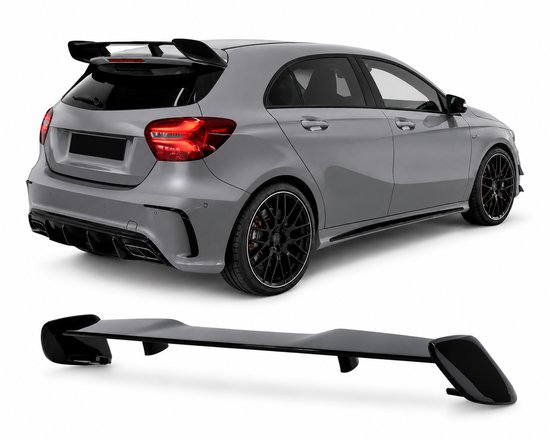 Glanzend zwarte dakspoiler op een grijze Mercedes A klasse w176.