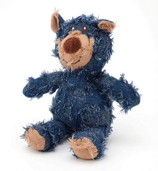 Een stoffen speelgoedbeer in donkerblauw denim met bruine oren, snuit en poten. De beer zit.