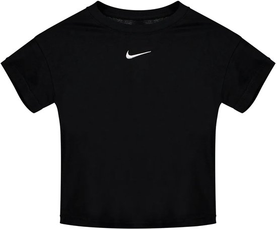 Zwarte Nike crop top met korte mouwen en klein wit Nike logo op de borst.
