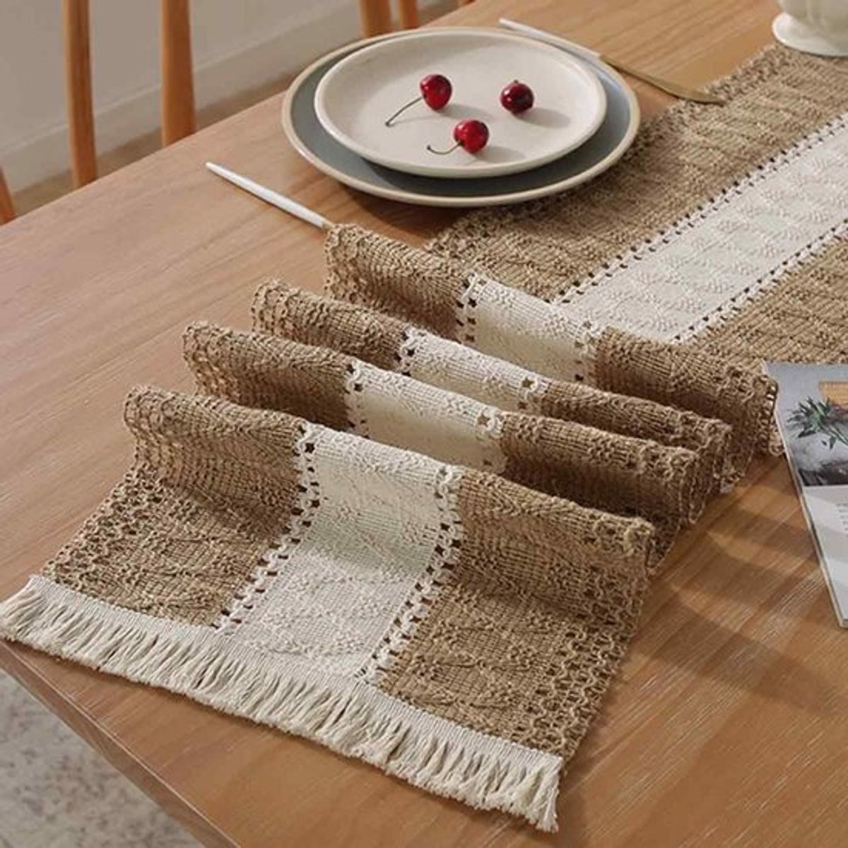 Beige Macrame Tafelkleed voor Buiten - Boho Katoen en Vlas met Kwastjes, 30 x 140 cm, Geschikt voor Vintage Bohemian Bruiloft en Keuken Decoratie