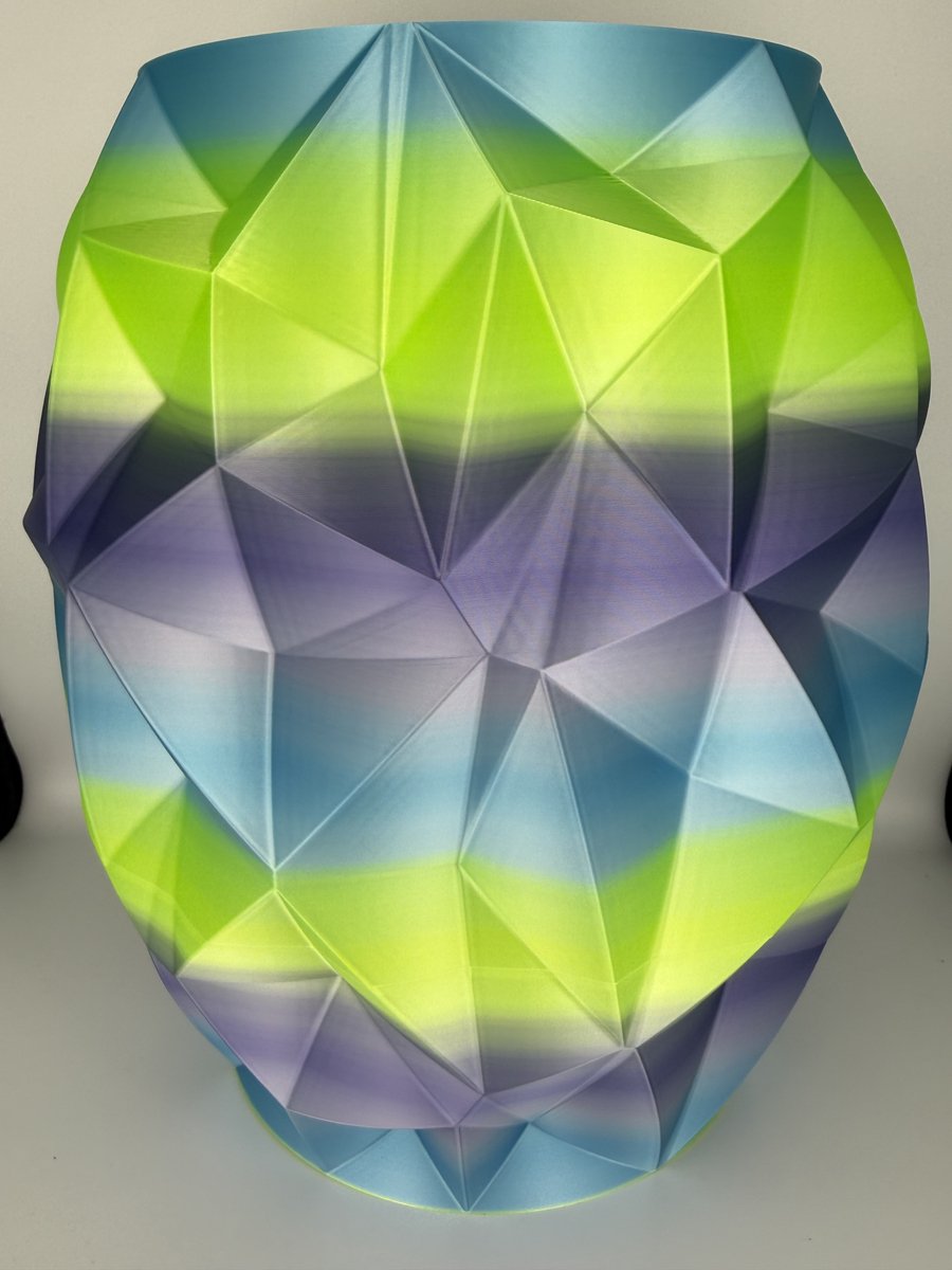 Vaas - Voronoi - Blauw/Groen/Paars – Moderne Designvaas met Geometrisch Reliëf