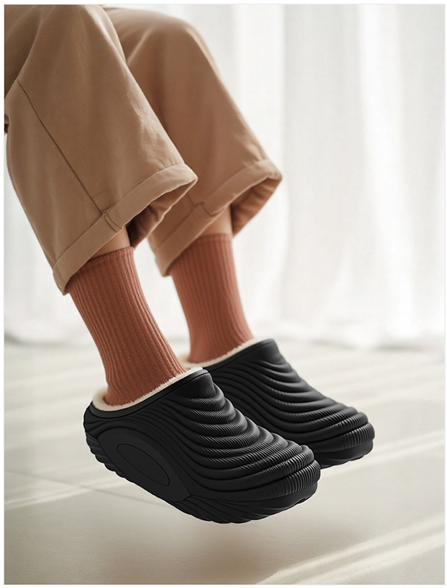 Warme pluche pantoffels (unisex) – Waterafstotende bovenkant – Antislipzool – Bruin – EU-maten 44–45 — cadeau in Mode & Accessoires - foto 5