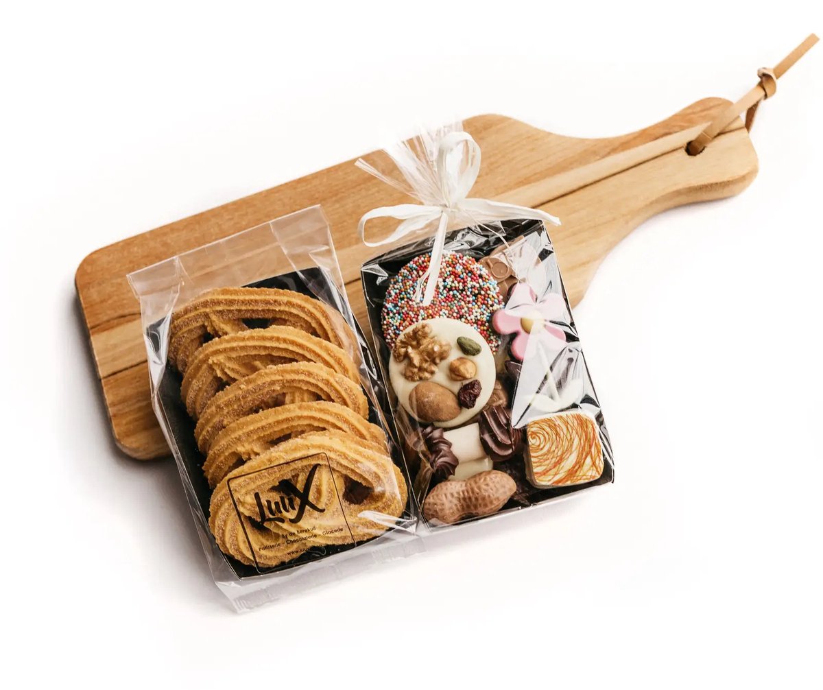 Snijplank met chocolade en koekjes klein